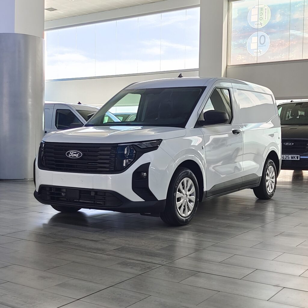 Renting Ford Transit Courier detalle 1