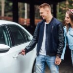 Renting jóvenes: por qué cada vez más jóvenes prefieren renting antes que comprar coche